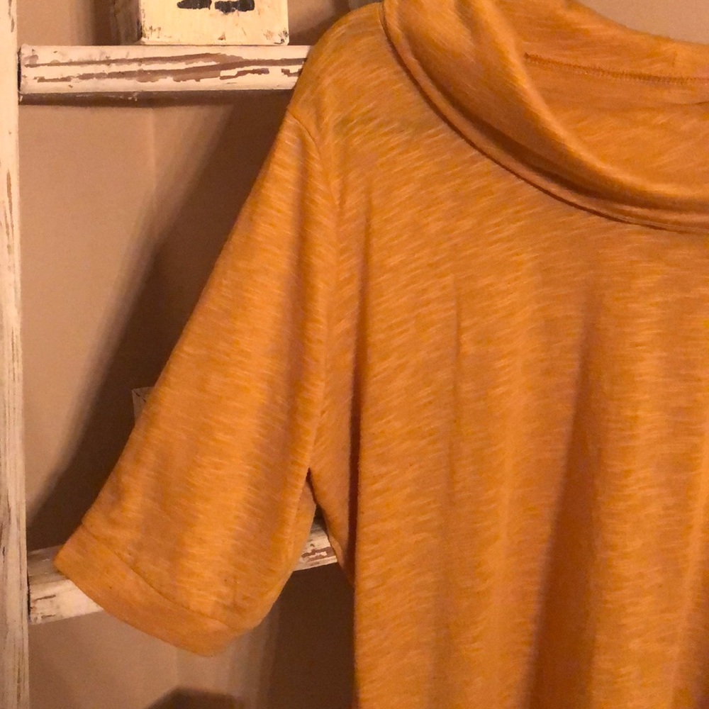 Shirt - Picture 2 of 5